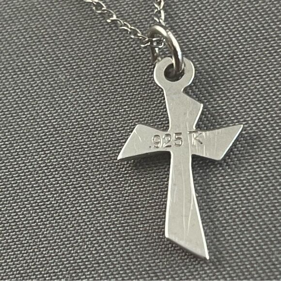 Vtg Silver Cross Pendant Child Size Boy Girl .925 18” Chain - Picture 4 of 9